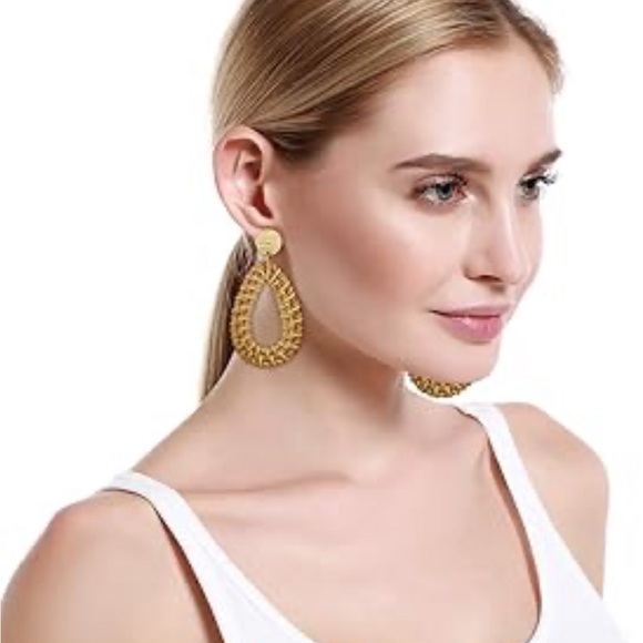 Rattan Teardrop Ethnic Earrings - Picture 1 of 10